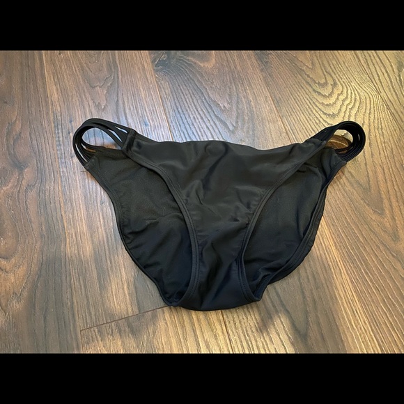 Mix match of bathing suits! - Picture 5 of 13